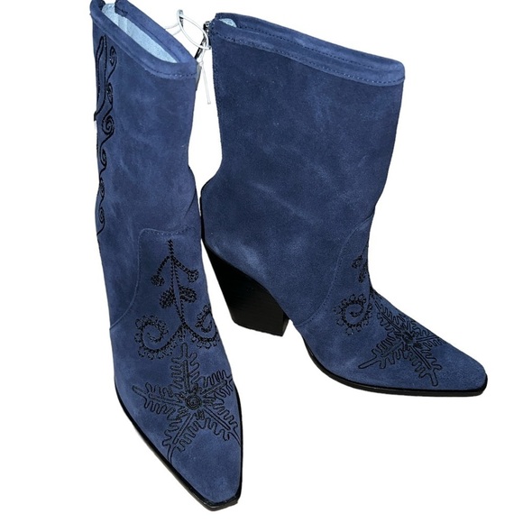 REBEL Avery Embroidered Pointed Navy Blue Toe Boots - Picture 7 of 8